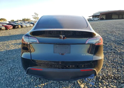 2022 Tesla Model Y z USA, uszkodzony, nr VIN 7SAYGDEE3NF555532